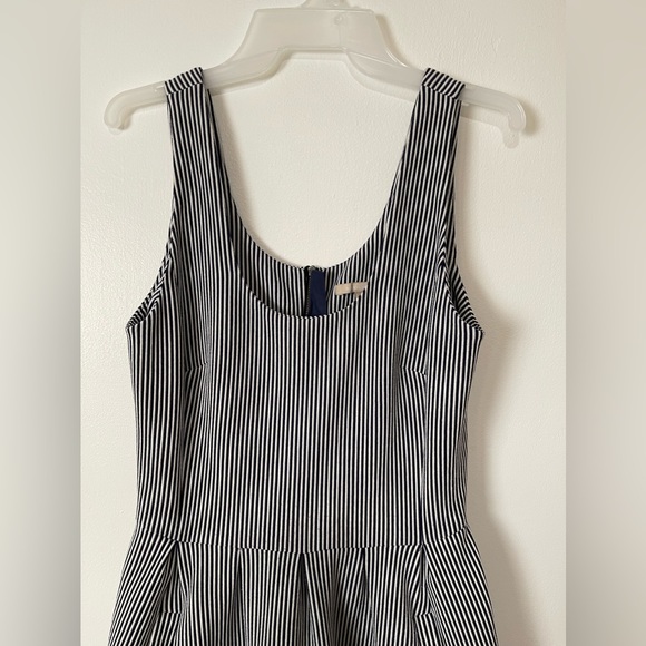 Banana Republic Navy Blue White Striped Fit Flare Dress Scoop Neck Size 6 - Picture 4 of 12